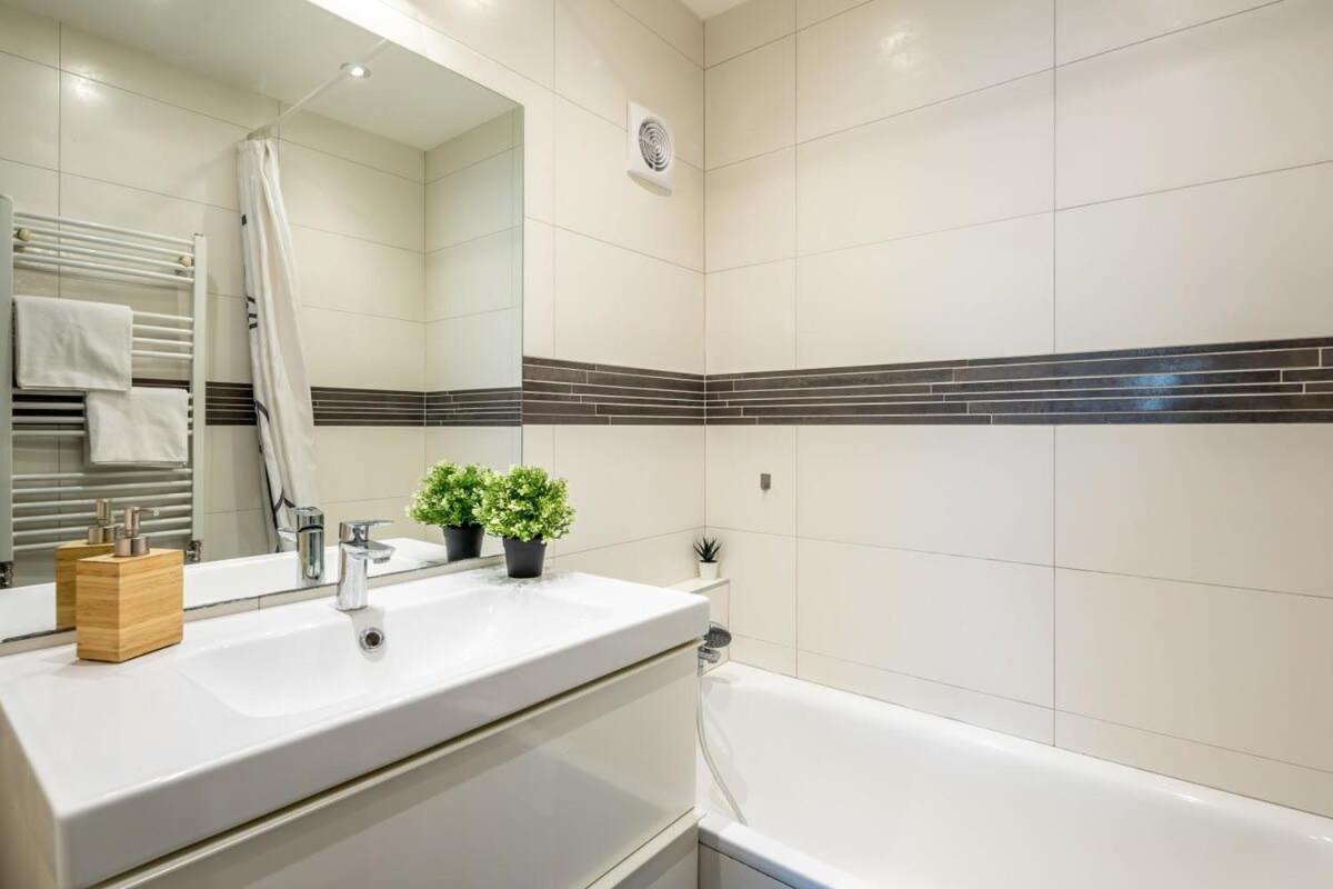 Cozy Quiet Apartment With A Balcony Budapesta Exterior foto