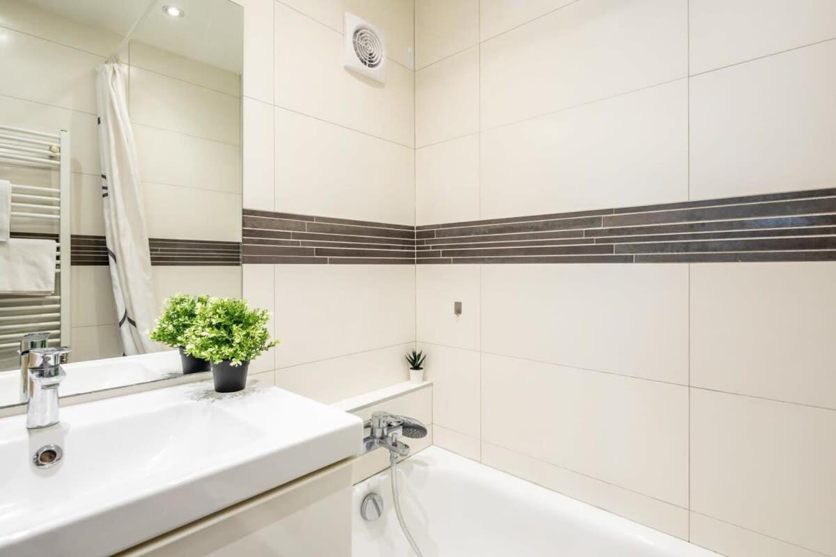 Cozy Quiet Apartment With A Balcony Budapesta Exterior foto