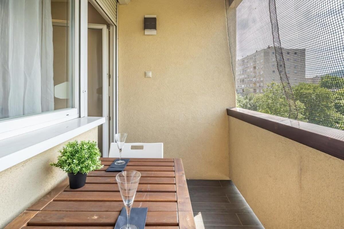 Cozy Quiet Apartment With A Balcony Budapesta Exterior foto